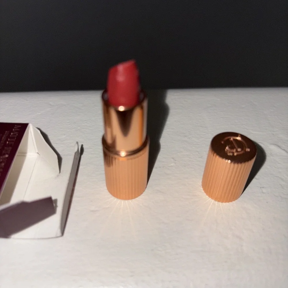 CHARLOTTE TILBURY MATTE REVOLUTION‎ LIPSTICK 'WALK OF NO SHAME